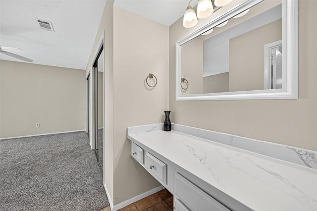 813 Lakeview Drive, Sugar Land, TX 77498