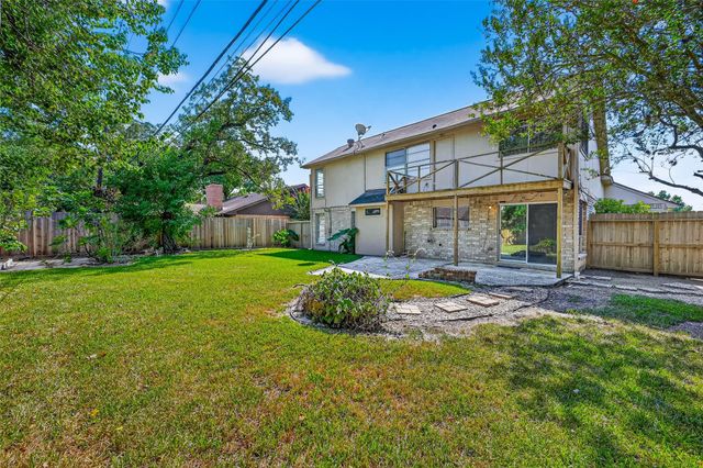 813 Lakeview Drive, Sugar Land, TX 77498