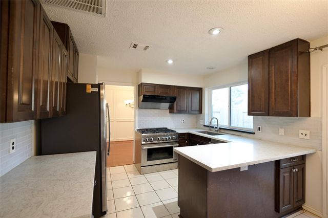 3211 Double Lake Drive, Missouri City, TX 77459