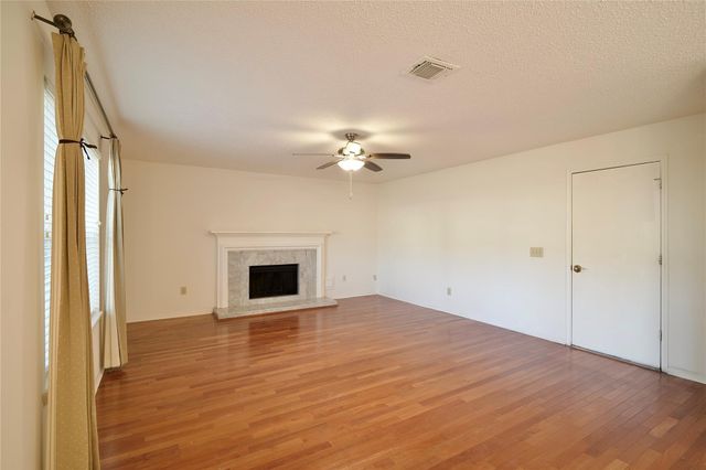 3211 Double Lake Drive, Missouri City, TX 77459