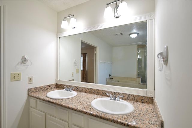 3211 Double Lake Drive, Missouri City, TX 77459