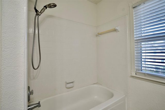 3211 Double Lake Drive, Missouri City, TX 77459