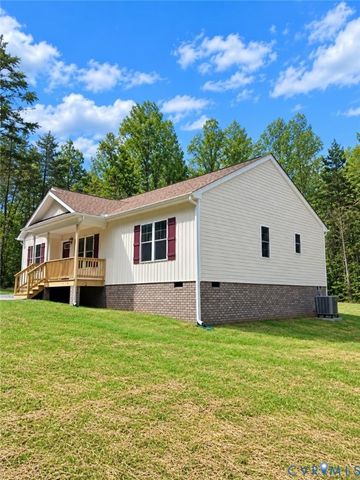 1018 Johnson Rd, Mineral, VA 23117