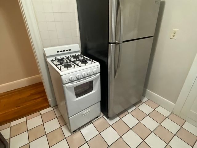 81 Whiting St 21, Lynn, MA 01902