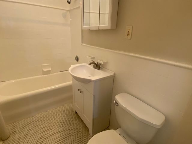 81 Whiting St 21, Lynn, MA 01902