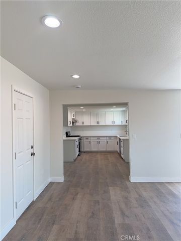 8646 Tamarind Avenue, Fontana, CA 92335