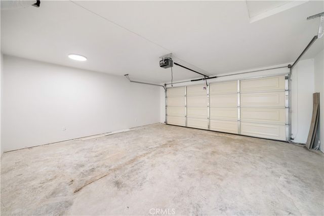 8646 Tamarind Avenue, Fontana, CA 92335