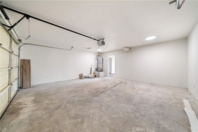 8646 Tamarind Avenue, Fontana, CA 92335