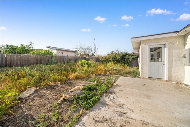8646 Tamarind Avenue, Fontana, CA 92335