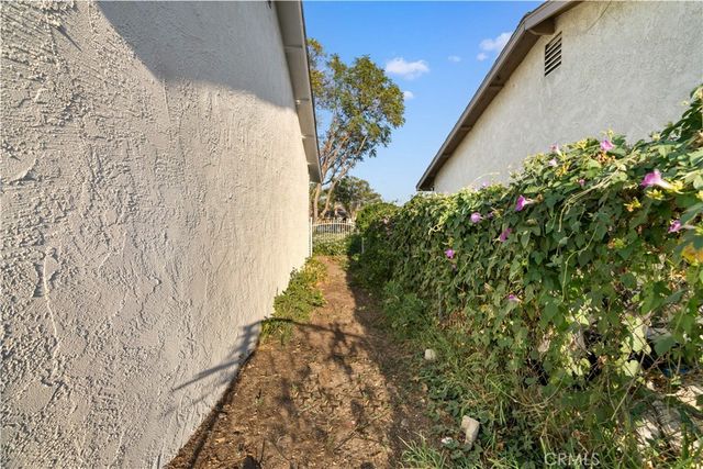 8646 Tamarind Avenue, Fontana, CA 92335