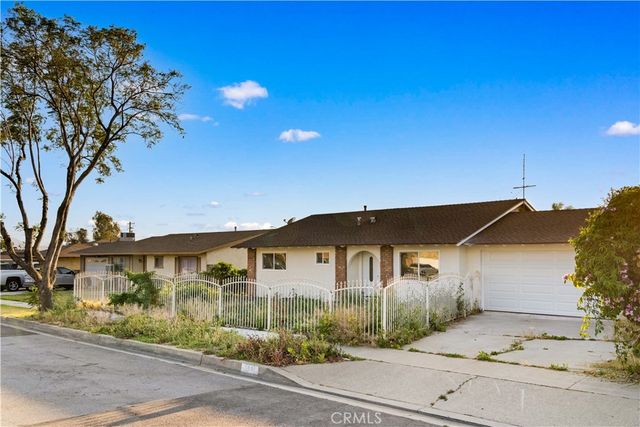 8646 Tamarind Avenue, Fontana, CA 92335