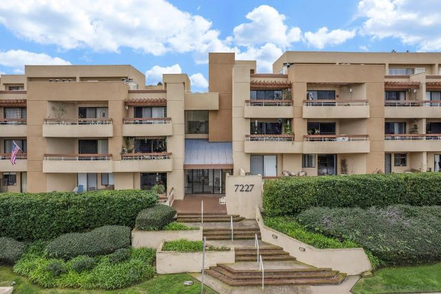 7227 Navajo Rd 103, San Diego, CA 92119