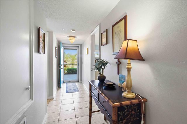 7301 29TH AVENUE DR W 105, Bradenton, FL 34209