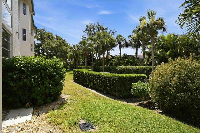 7301 29TH AVENUE DR W 105, Bradenton, FL 34209