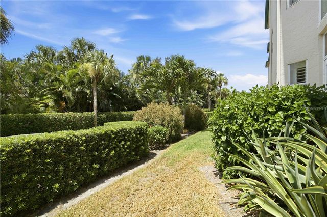 7301 29TH AVENUE DR W 105, Bradenton, FL 34209