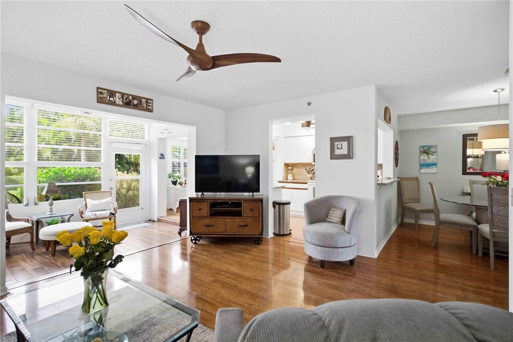 7301 29TH AVENUE DR W 105, BRADENTON, FL 34209 — photo 2