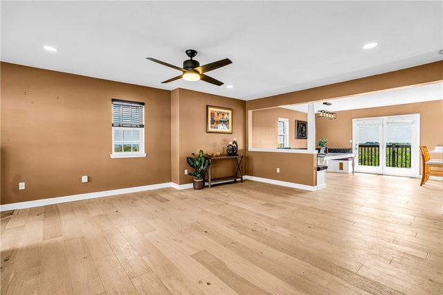501 Wingate Dr, Robinson Twp, PA 15205