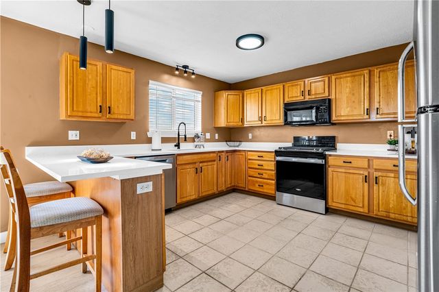 501 Wingate Dr, Robinson Twp, PA 15205