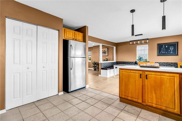 501 Wingate Dr, Robinson Twp, PA 15205