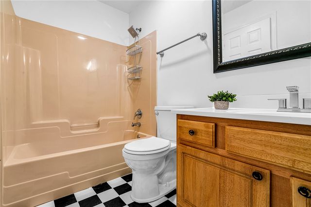 501 Wingate Dr, Robinson Twp, PA 15205