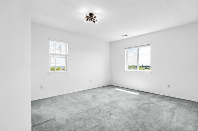 501 Wingate Dr, Robinson Twp, PA 15205