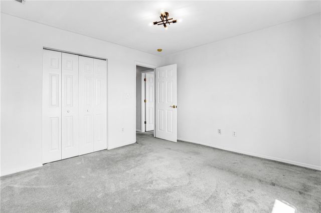 501 Wingate Dr, Robinson Twp, PA 15205