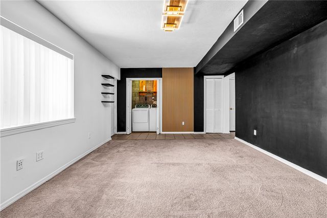 501 Wingate Dr, Robinson Twp, PA 15205