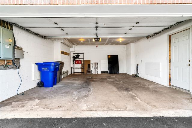 501 Wingate Dr, Robinson Twp, PA 15205