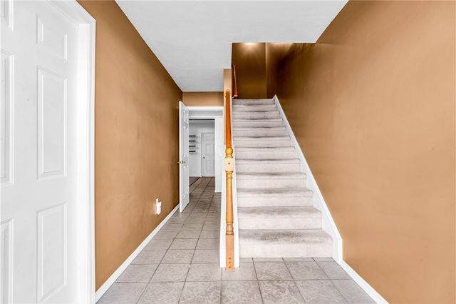 501 Wingate Dr, Robinson Twp, PA 15205