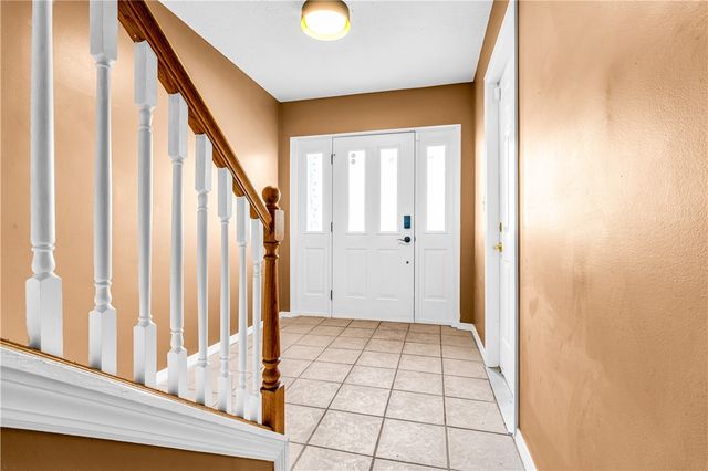 501 Wingate Dr, Robinson Twp, PA 15205