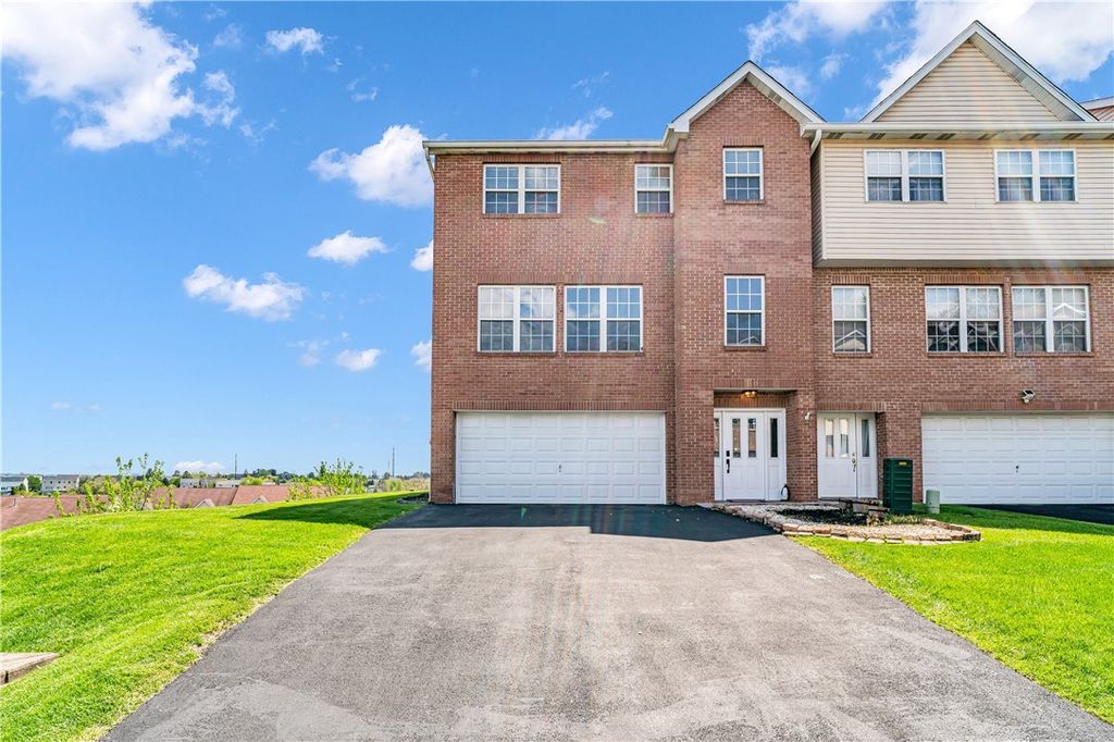 501 Wingate Dr, Robinson Twp, PA 15205