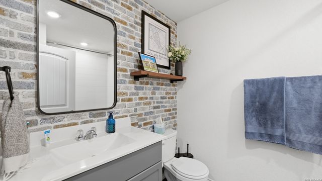 832 Nodding Nixie, Seguin, TX 78155