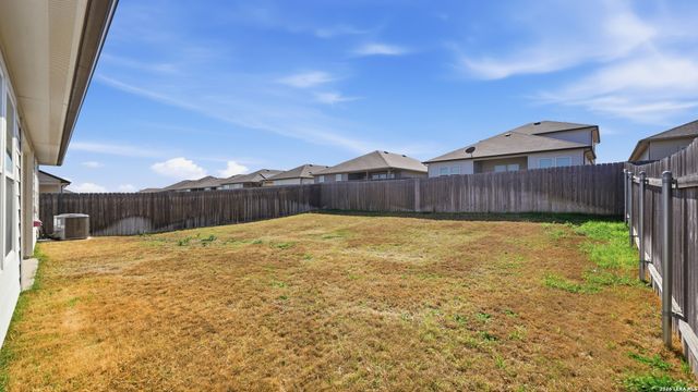 832 Nodding Nixie, Seguin, TX 78155