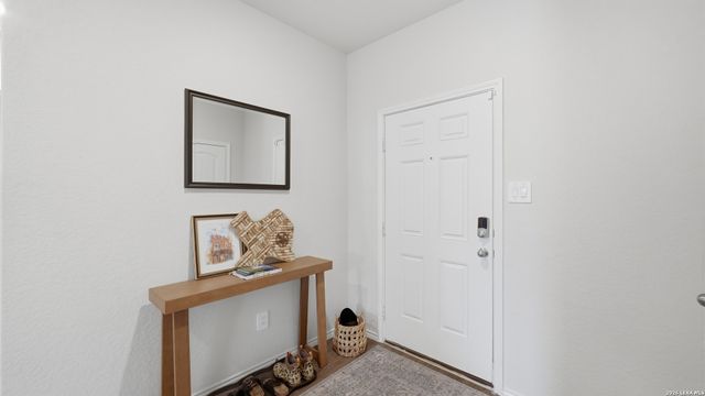 832 Nodding Nixie, Seguin, TX 78155