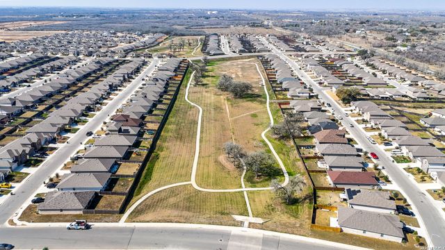 832 Nodding Nixie, Seguin, TX 78155