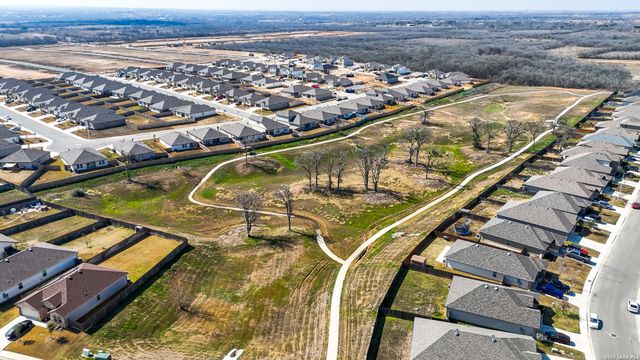 832 Nodding Nixie, Seguin, TX 78155