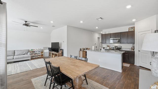 832 Nodding Nixie, Seguin, TX 78155