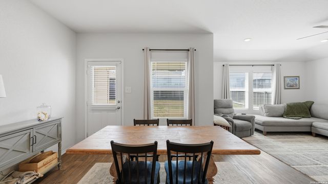 832 Nodding Nixie, Seguin, TX 78155