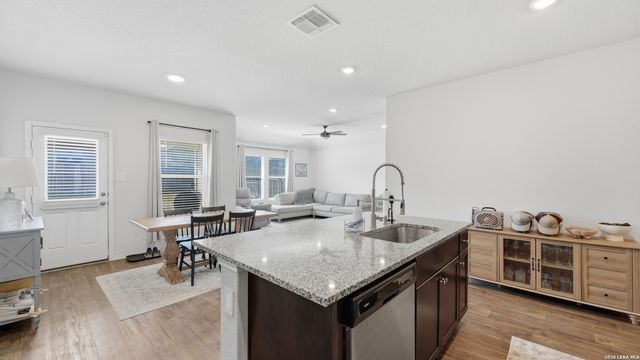 832 Nodding Nixie, Seguin, TX 78155