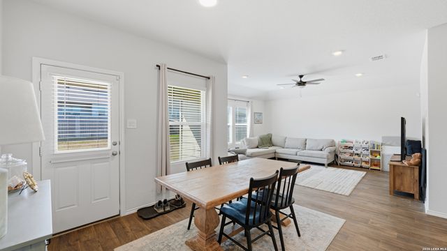 832 Nodding Nixie, Seguin, TX 78155