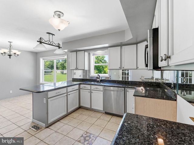 115 E MALAGA RD, Williamstown, NJ 08094