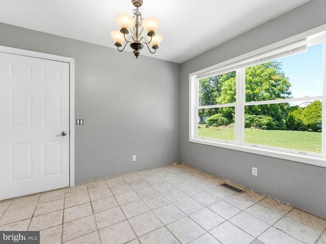 115 E MALAGA RD, Williamstown, NJ 08094