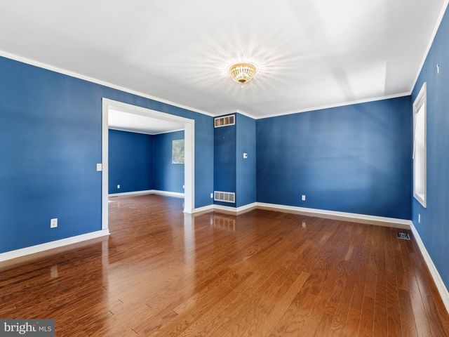 115 E MALAGA RD, Williamstown, NJ 08094