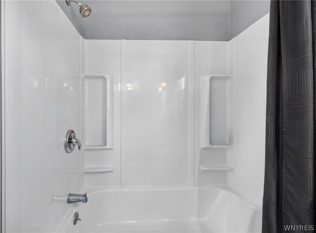114 Meadow, Hamburg, NY 14075
