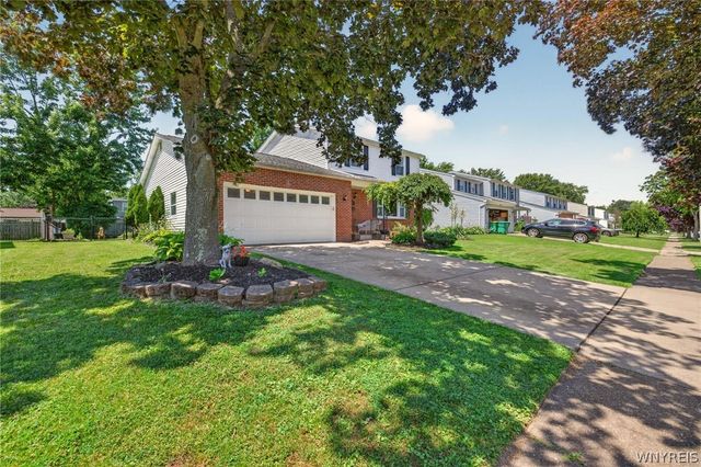 114 Meadow, Hamburg, NY 14075