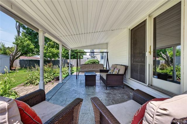 114 Meadow, Hamburg, NY 14075