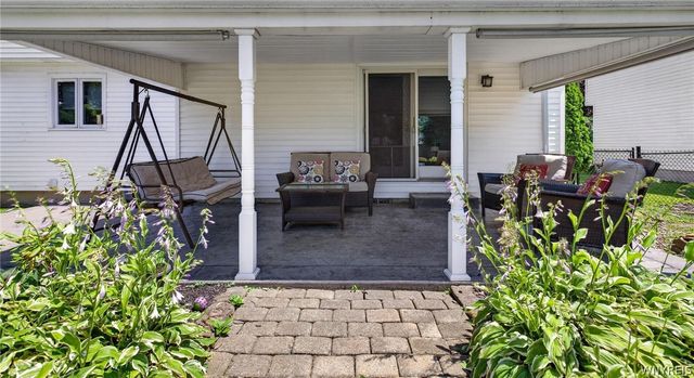 114 Meadow, Hamburg, NY 14075