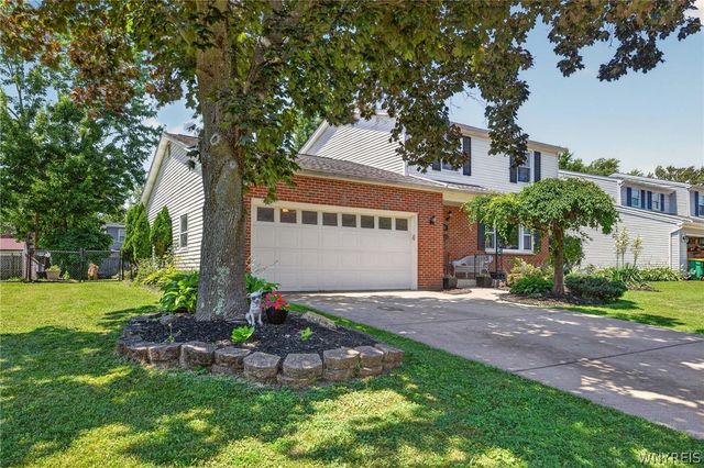 114 Meadow, Hamburg, NY 14075