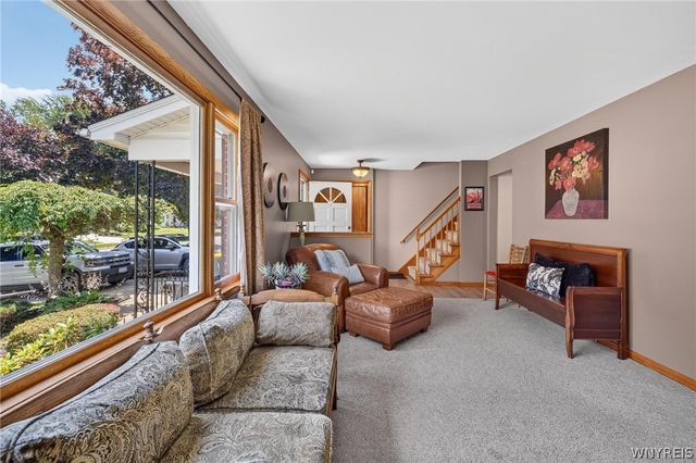 114 Meadow, Hamburg, NY 14075