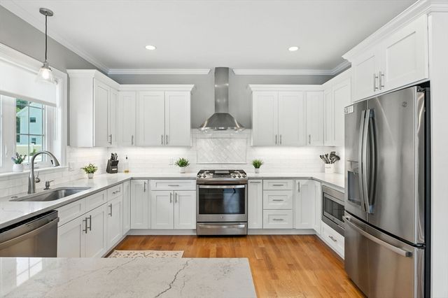 706 Main St A, Wakefield, MA 01880